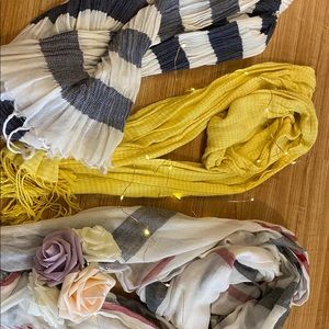 Scarfs